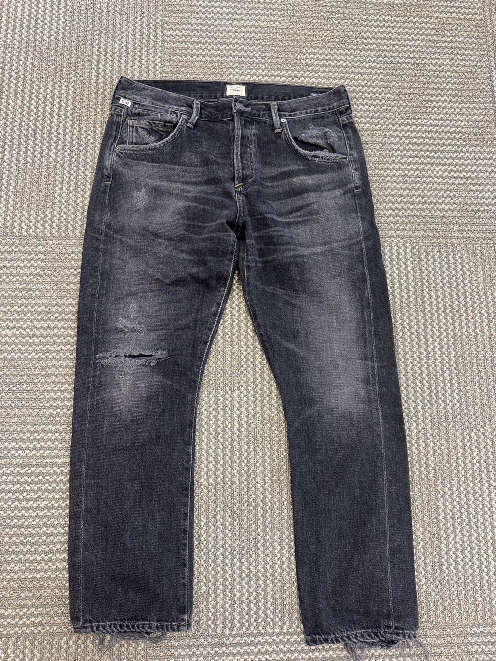 Citizens of Humanity Emerson Slim Boyfriend Distressed Jeans in Black, size 28